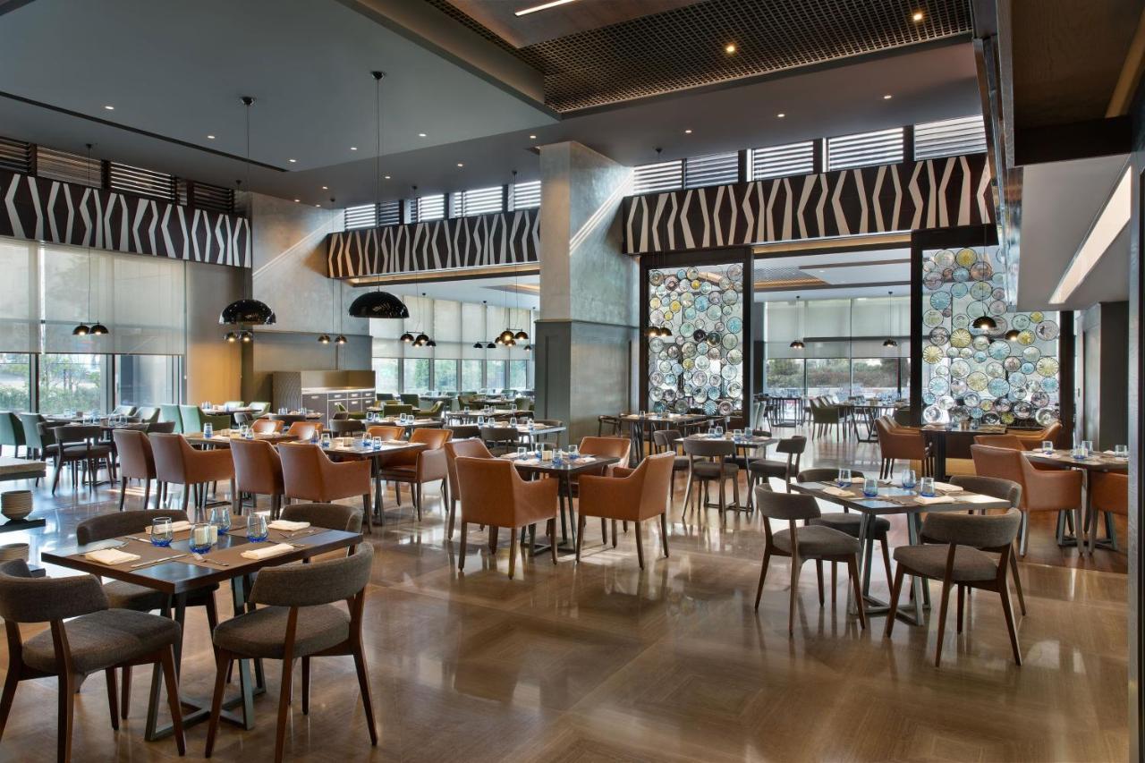 Sheraton Istanbul City Center Exterior photo