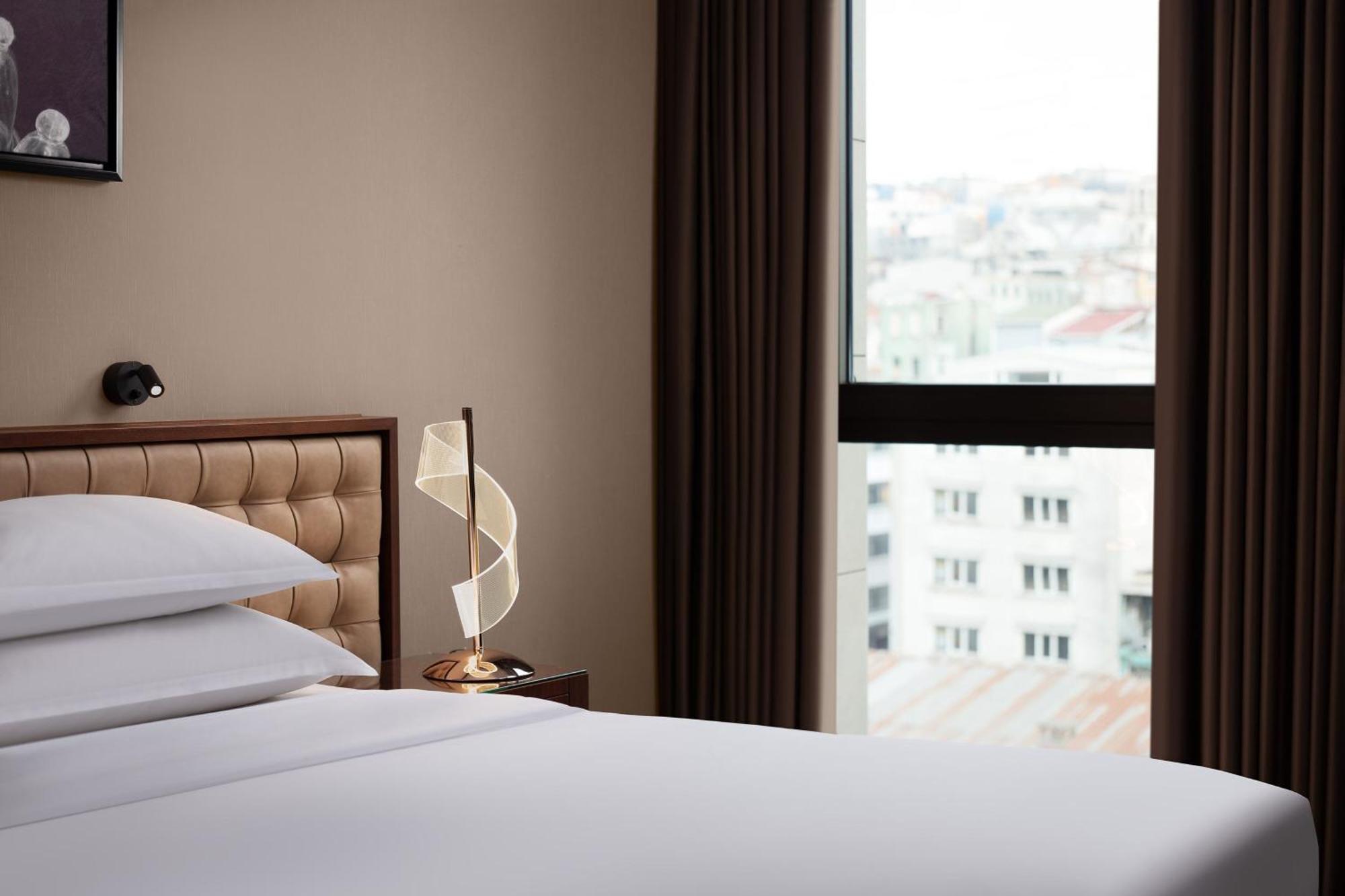 Sheraton Istanbul City Center Exterior photo