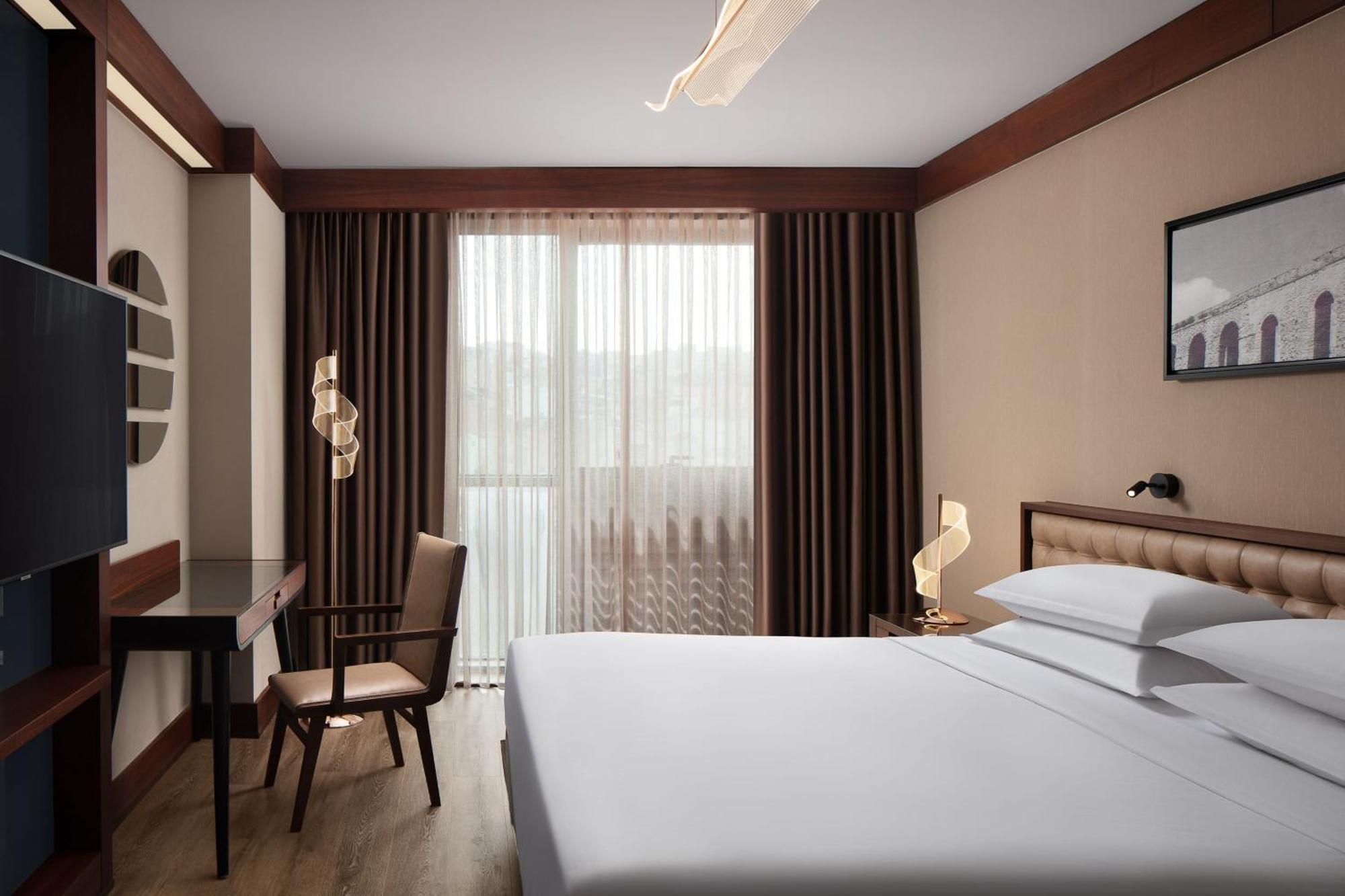 Sheraton Istanbul City Center Exterior photo