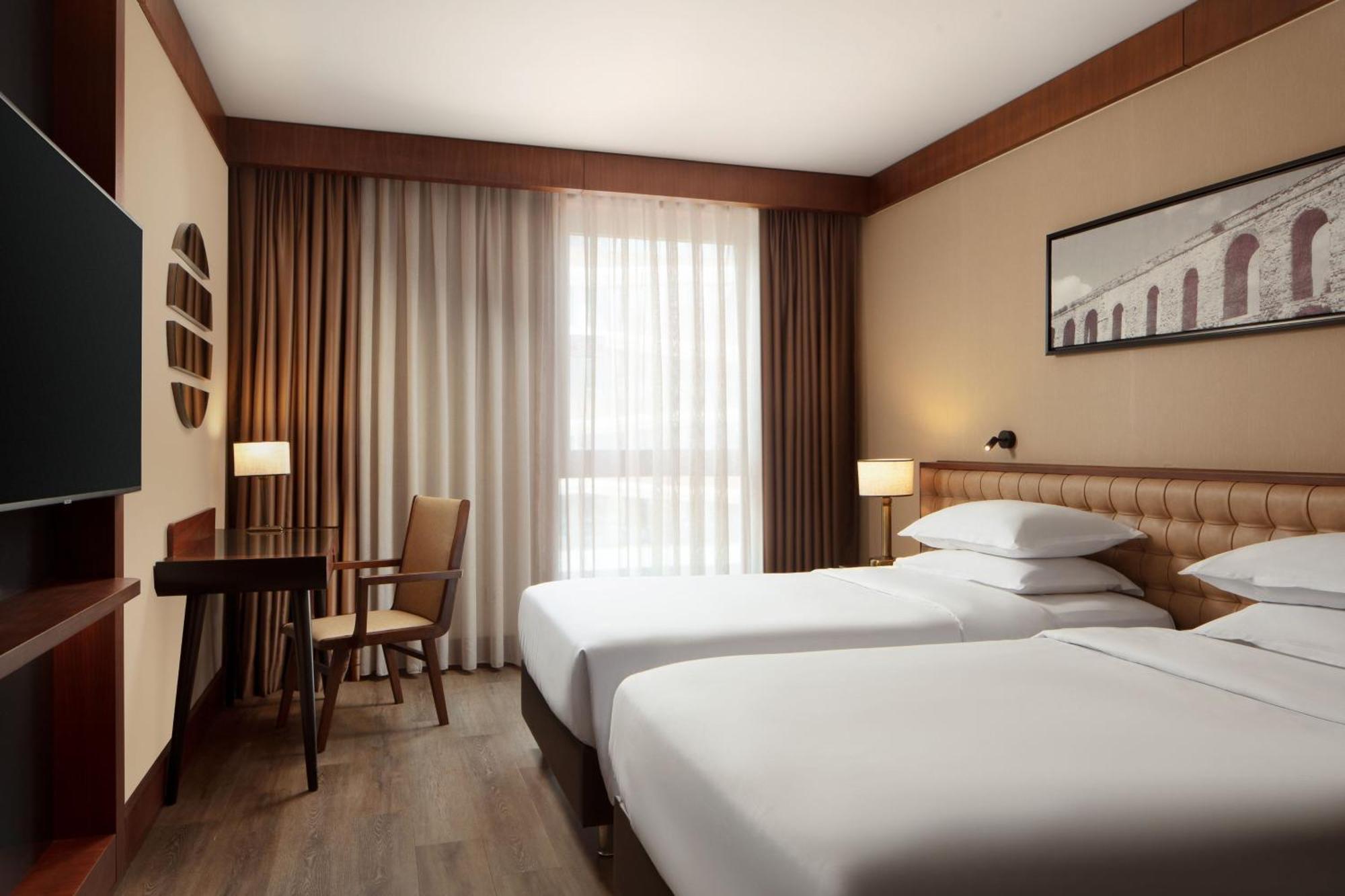 Sheraton Istanbul City Center Exterior photo