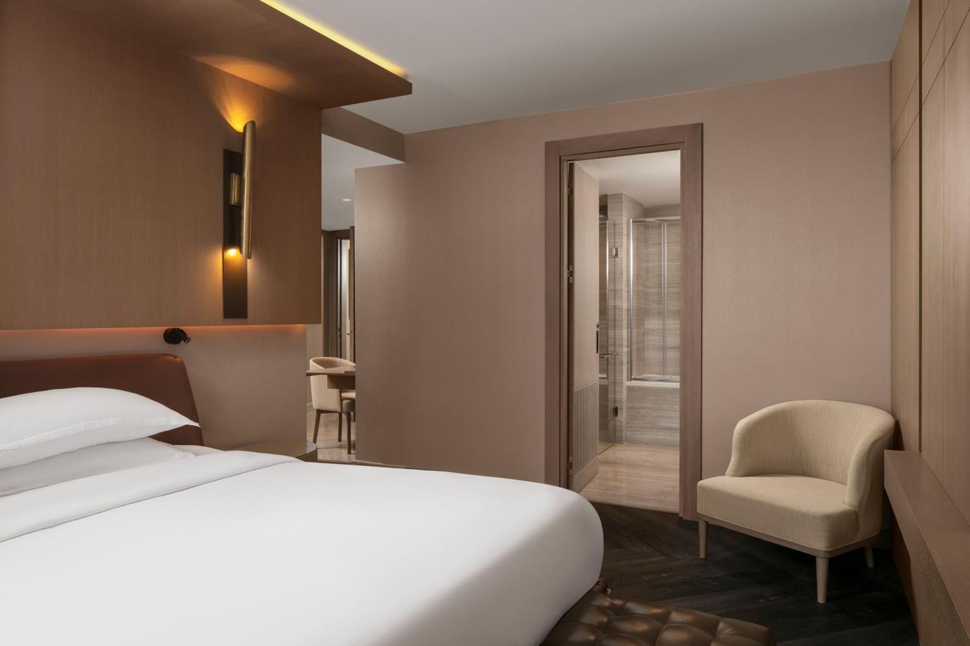 Sheraton Istanbul City Center Exterior photo