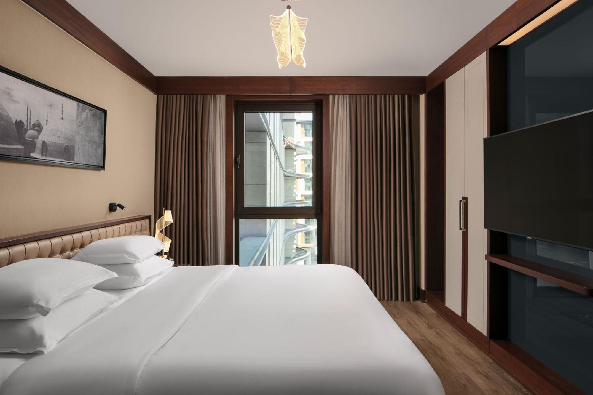 Sheraton Istanbul City Center Exterior photo
