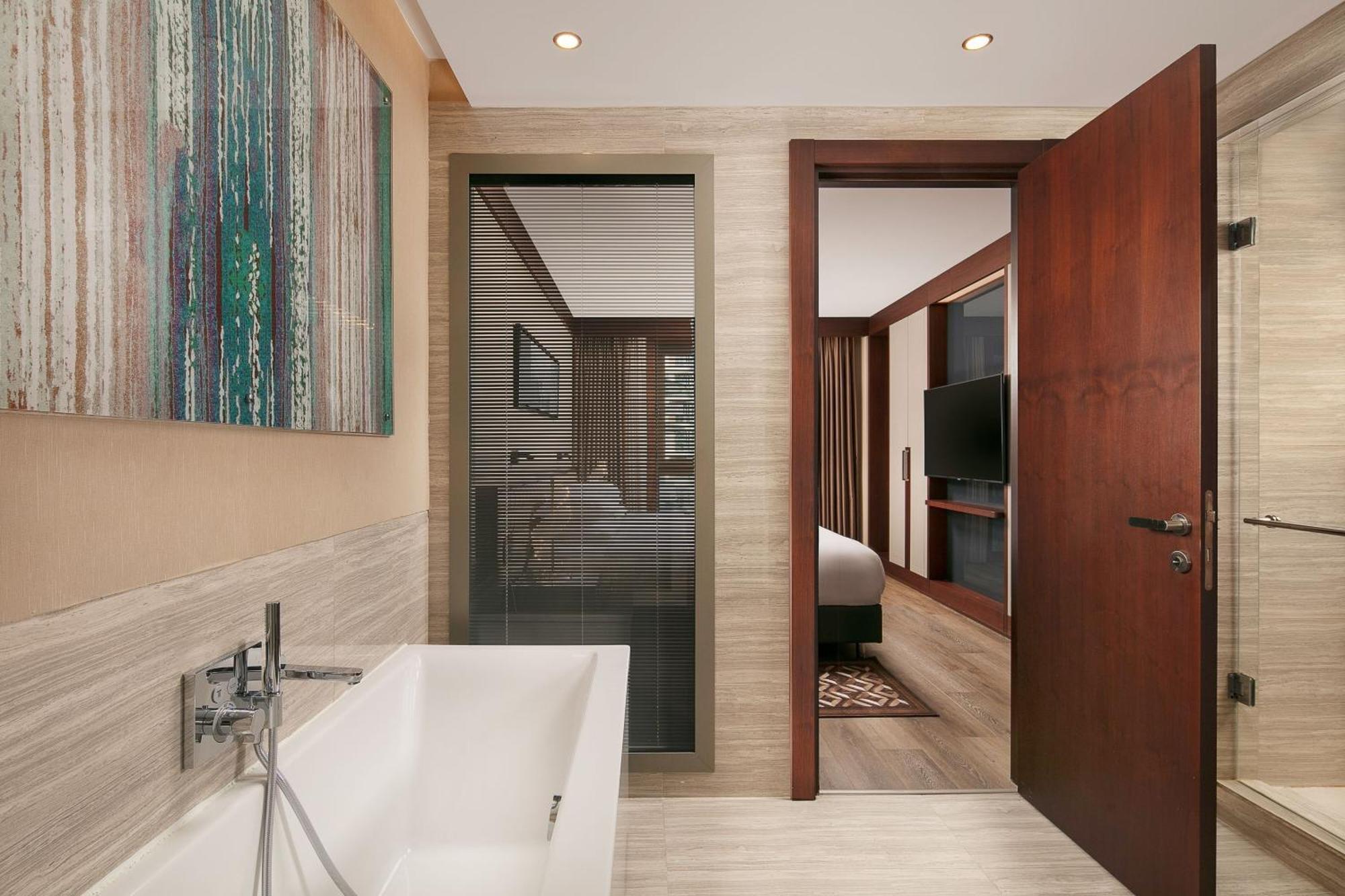Sheraton Istanbul City Center Exterior photo