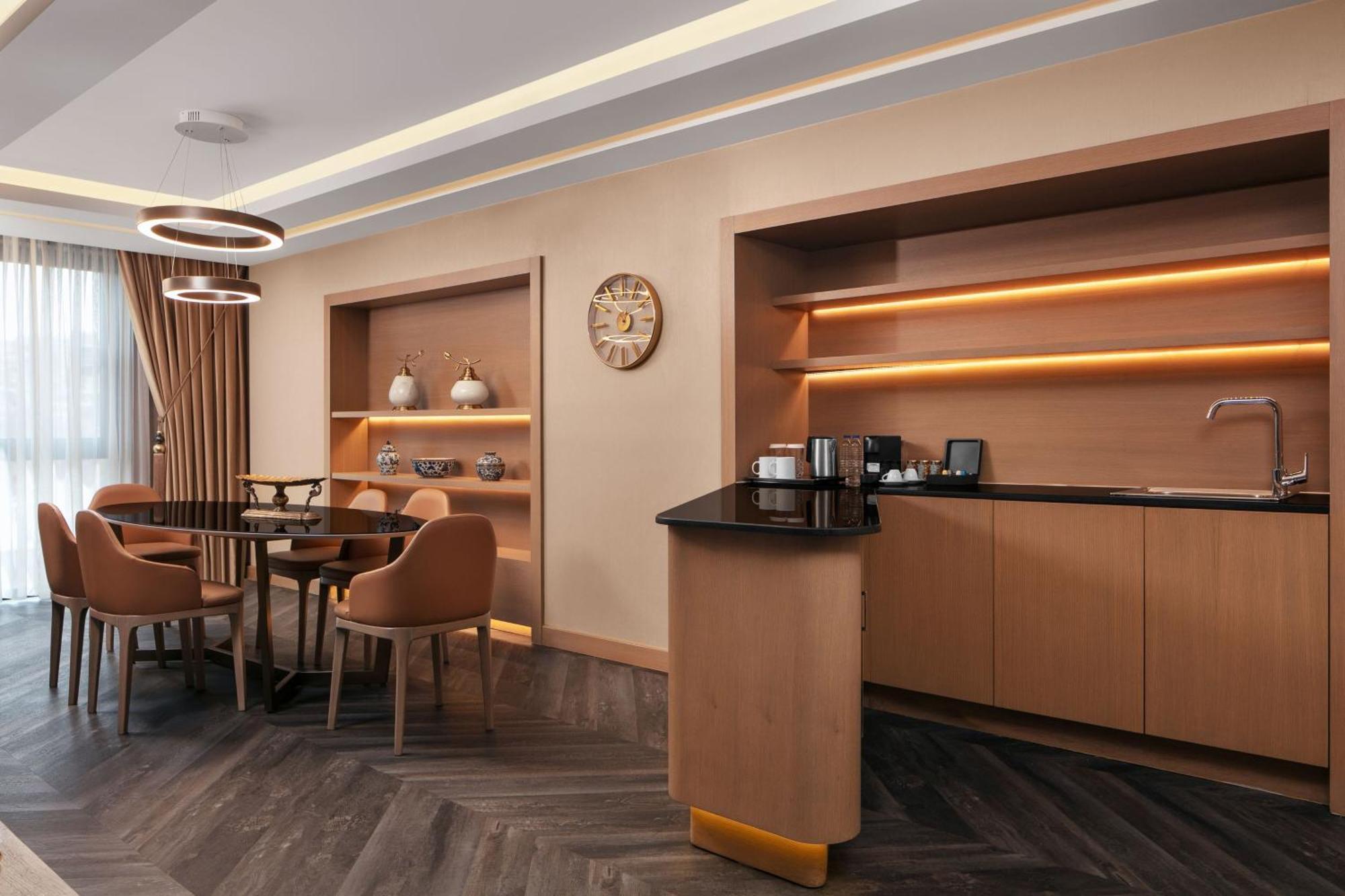 Sheraton Istanbul City Center Exterior photo